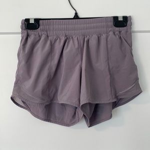 Lululemon Hotty Hot Lined short 4in